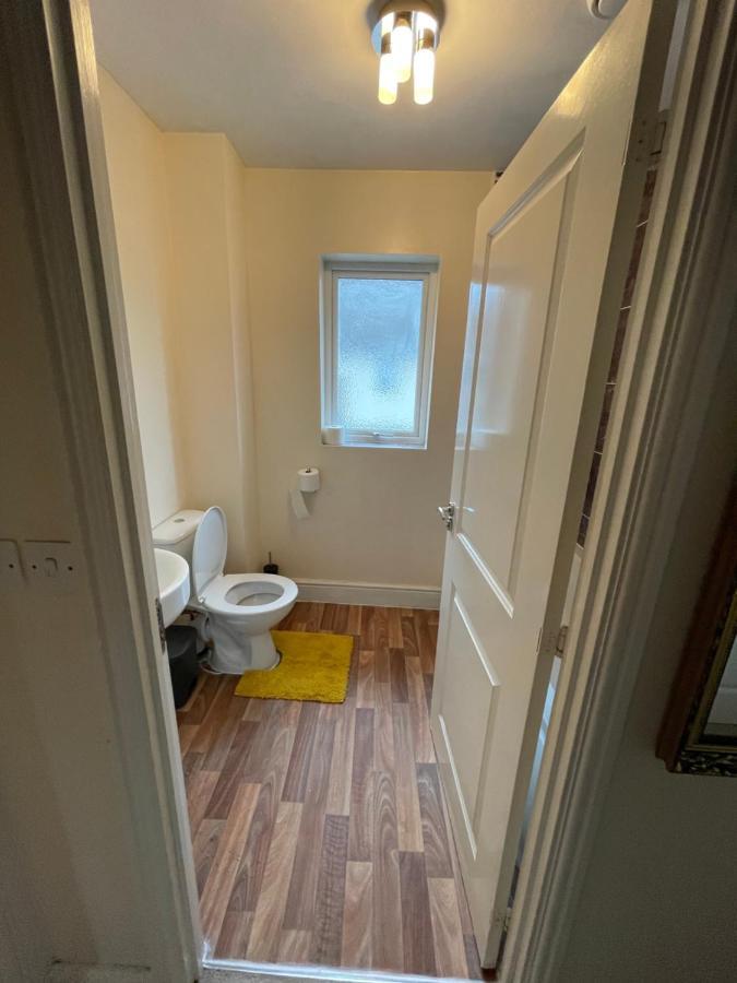 Holiday Home In Cardiff. Sleeps 6 ภายนอก รูปภาพ