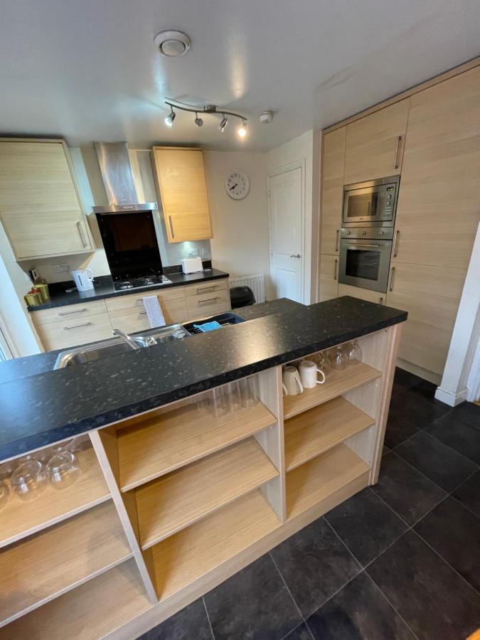Holiday Home In Cardiff. Sleeps 6 ภายนอก รูปภาพ