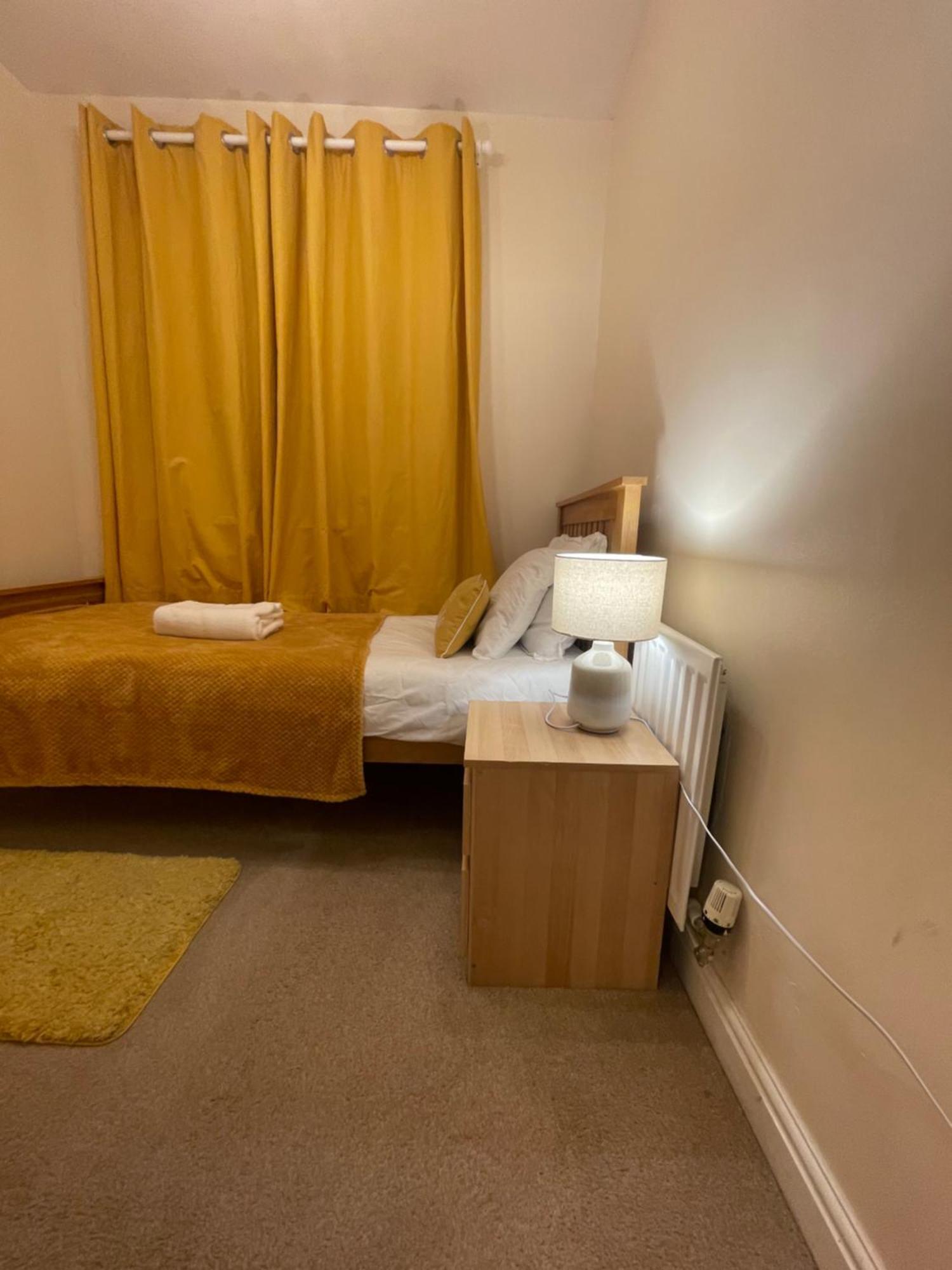 Holiday Home In Cardiff. Sleeps 6 ภายนอก รูปภาพ